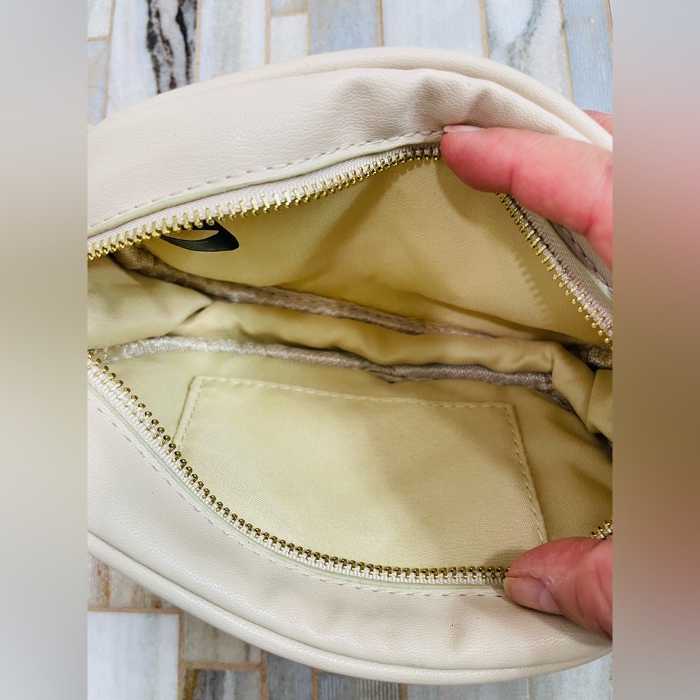 UE Cream Quilted Fanny Pack Crossbody | Minimalist Belt Bag | Adjustable Stra - Picture 7 of 9